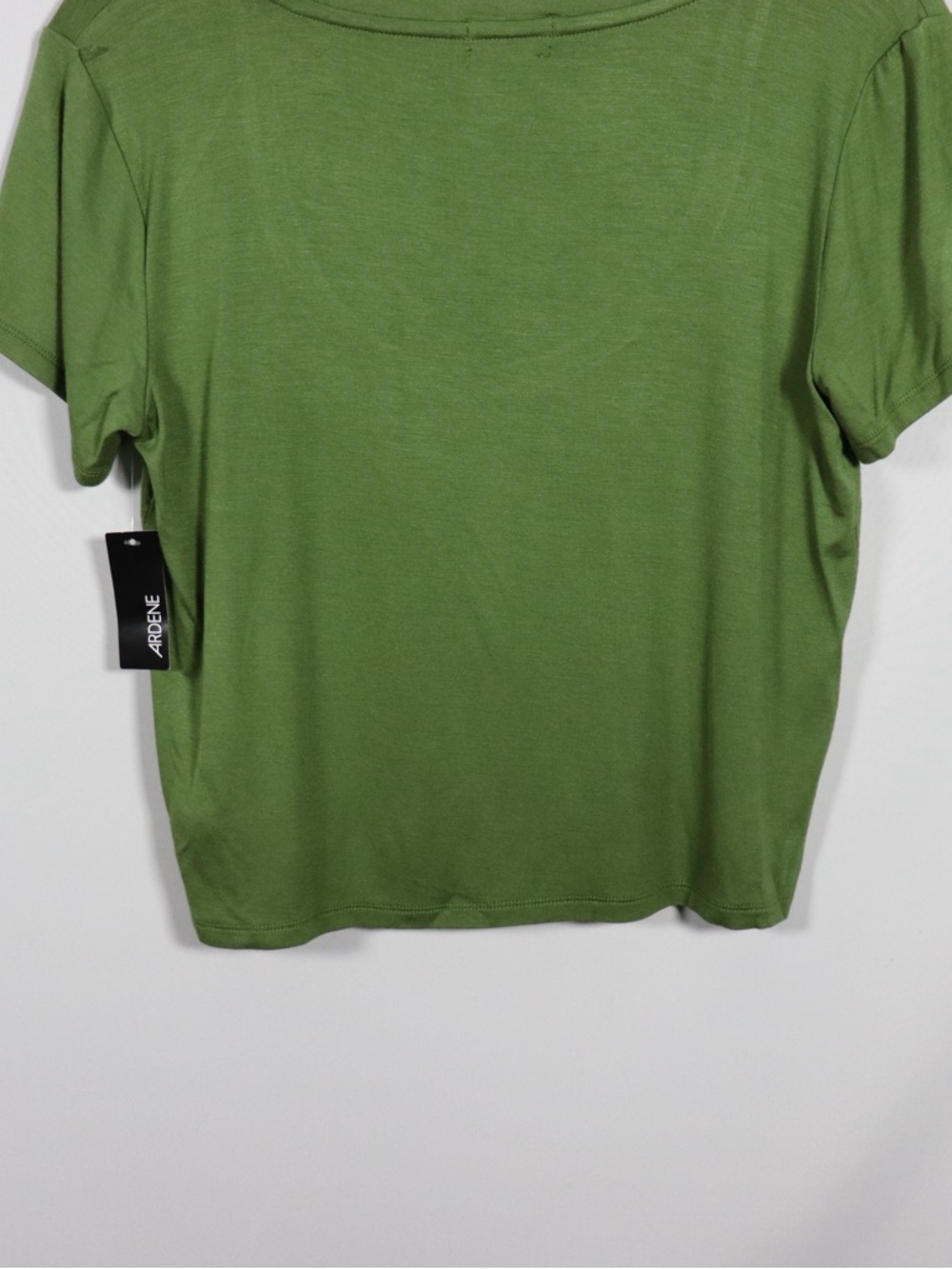 Ardene Cropped T-Shirt Women’s Medium Green Basic Tee NWT Casual - Picture 9 of 9